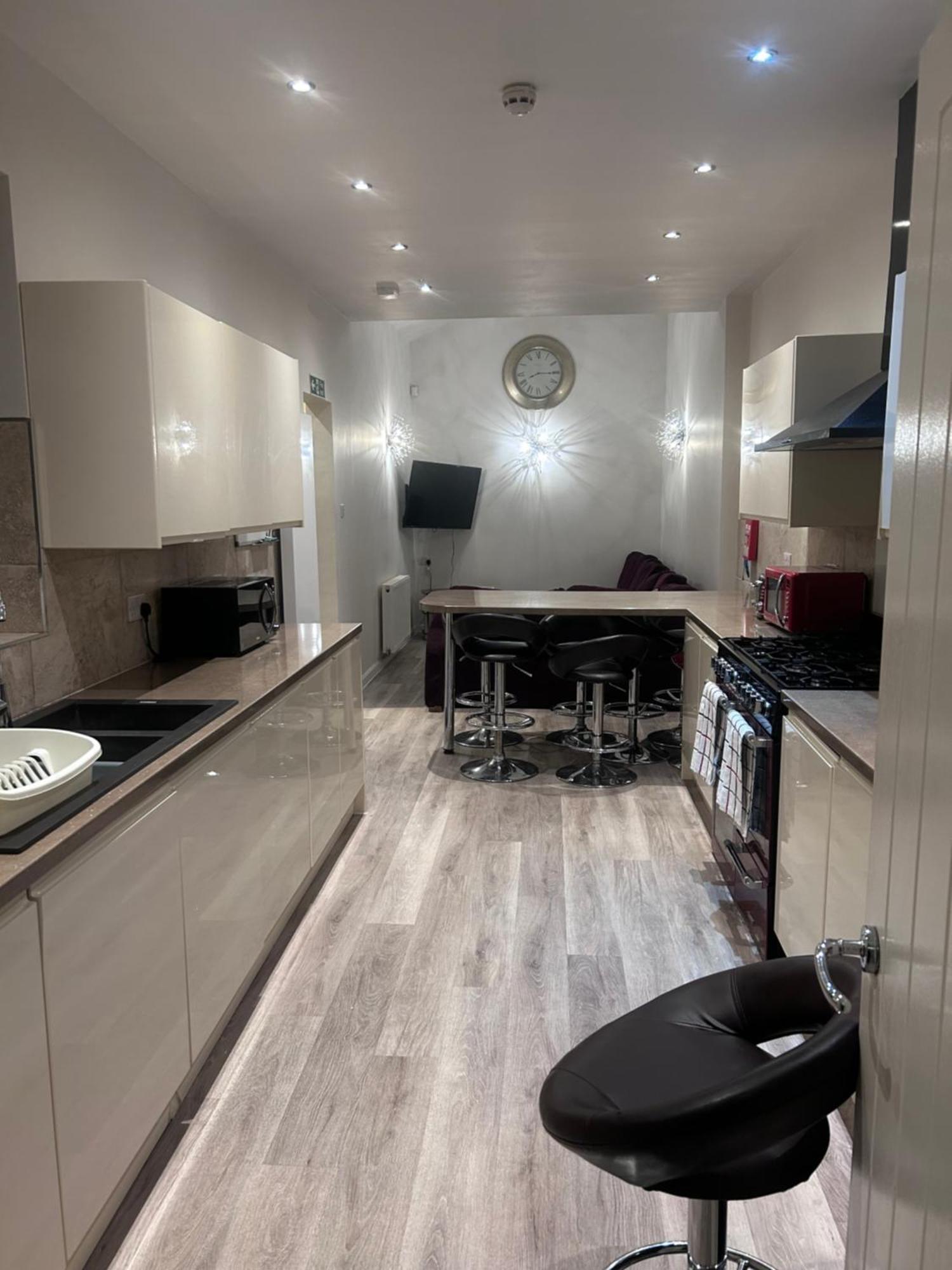 Seafords Guest House Stoke-on-Trent Bagian luar foto