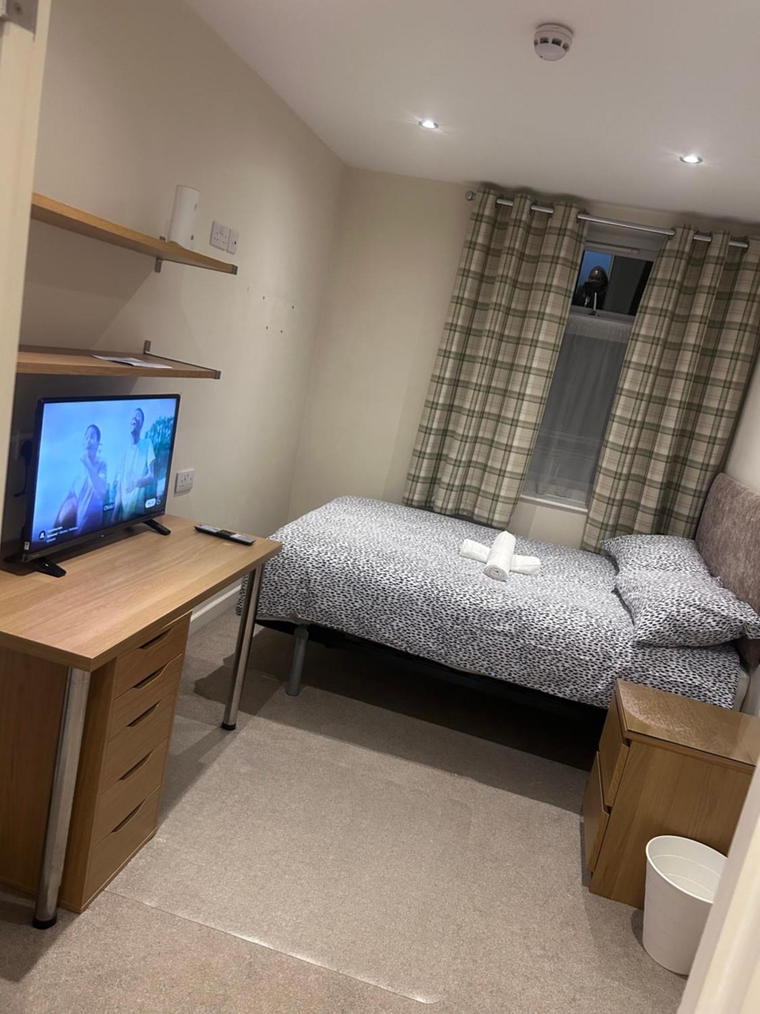 Seafords Guest House Stoke-on-Trent Bagian luar foto