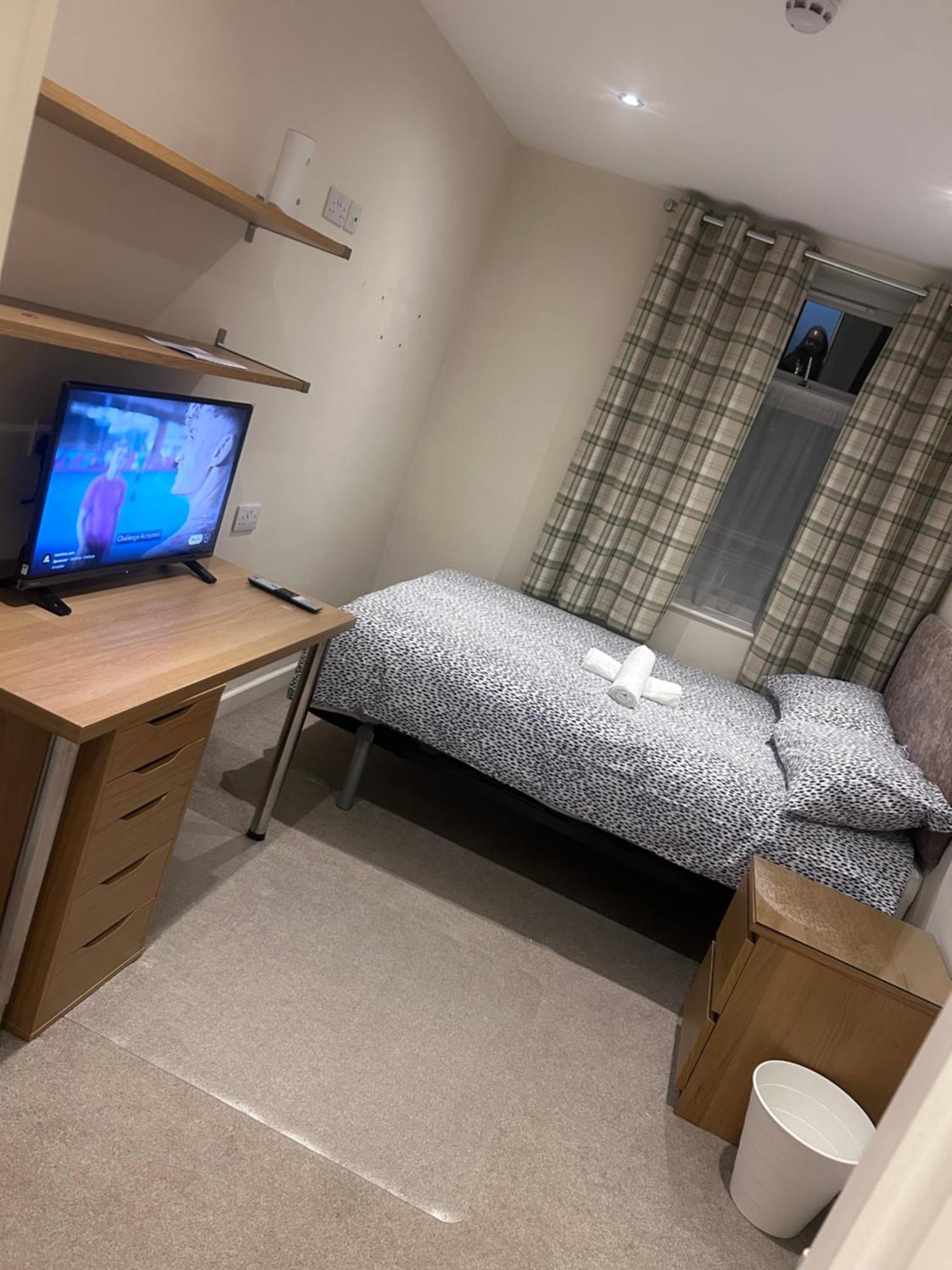 Seafords Guest House Stoke-on-Trent Bagian luar foto